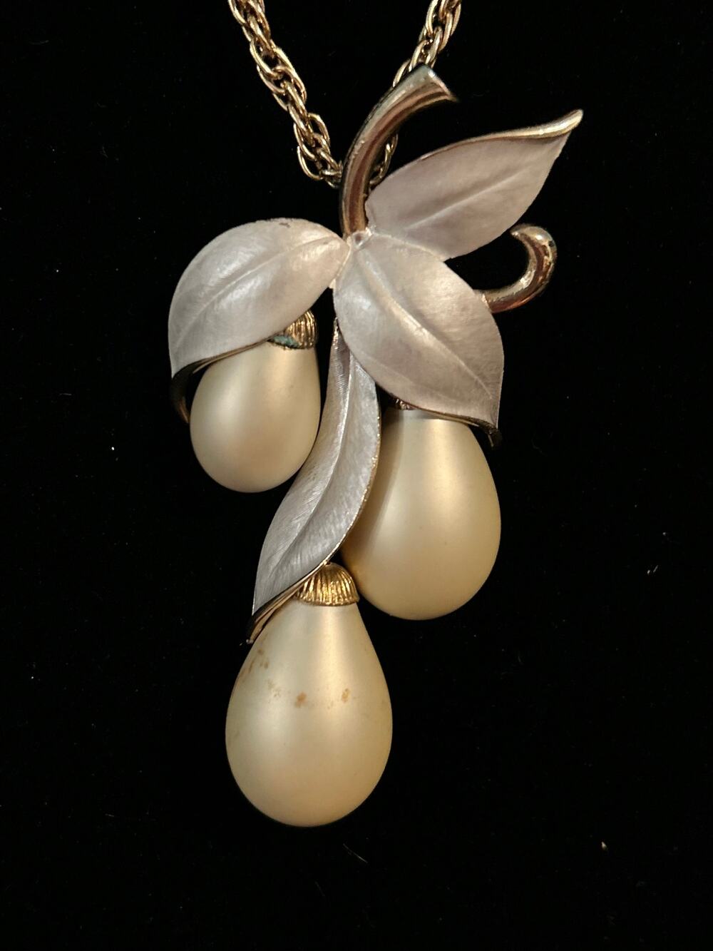 Vintage Park Lane 18 Inch Necklace Faux Pearl Cluster Brooch Pendant Teardrop